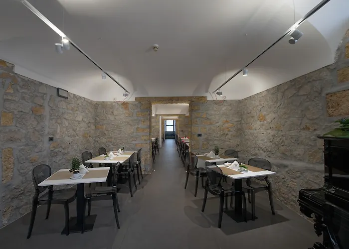 Hotel Tonic